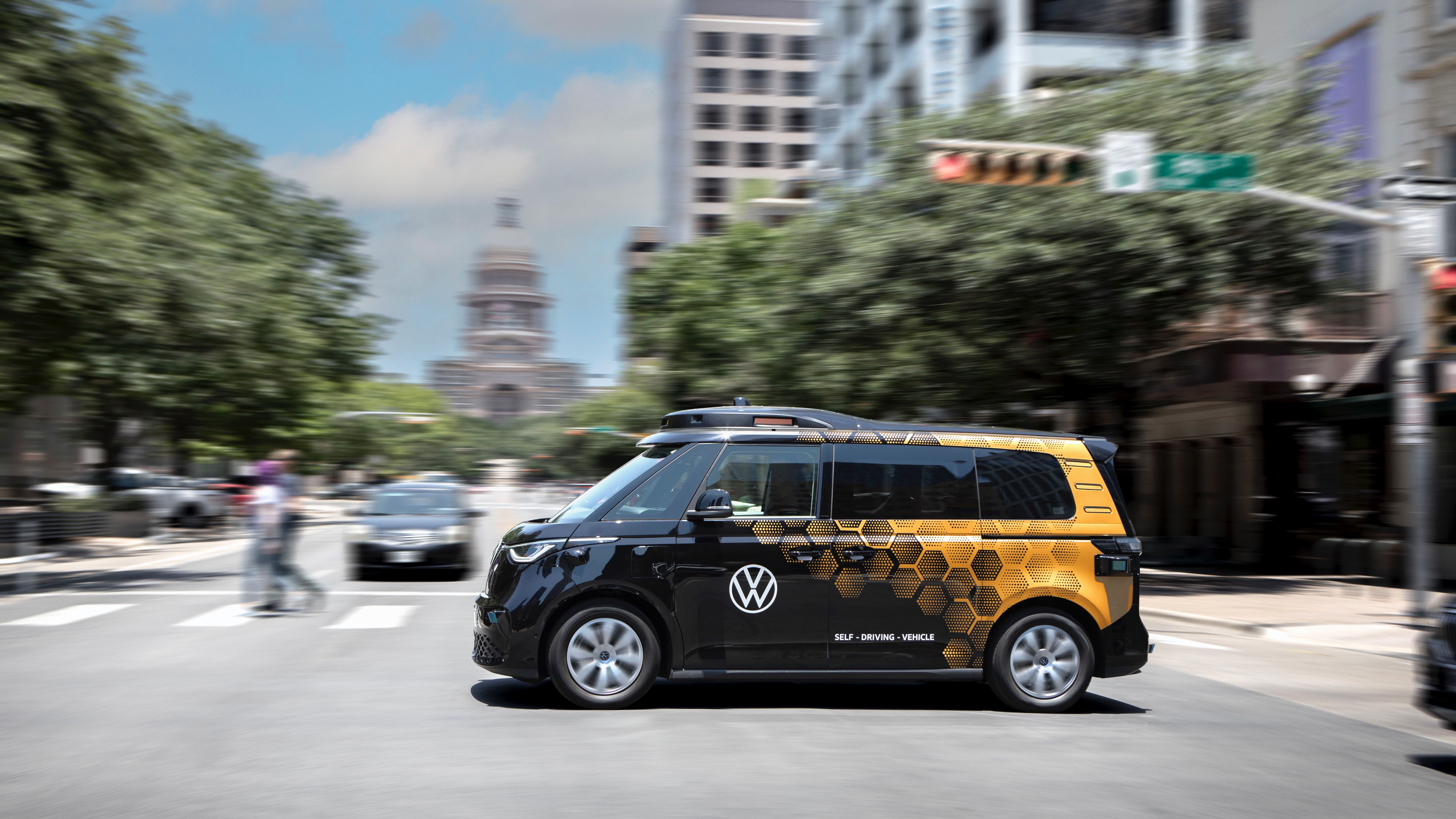 Volkswagen Hivemapper blockchain robotaxi